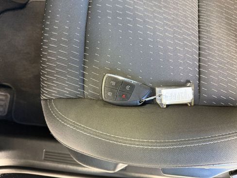 Used 2025 Chevrolet Equinox LT image 22