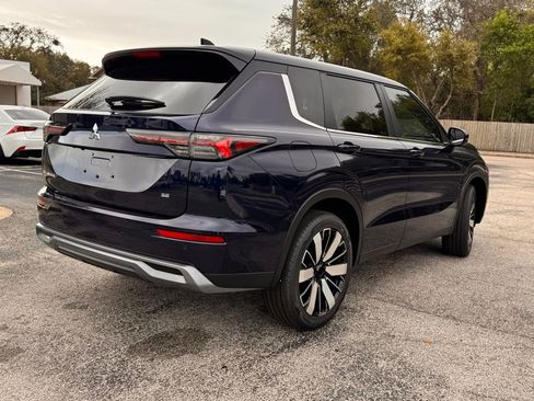 New 2026 Mitsubishi Outlander SE image 8