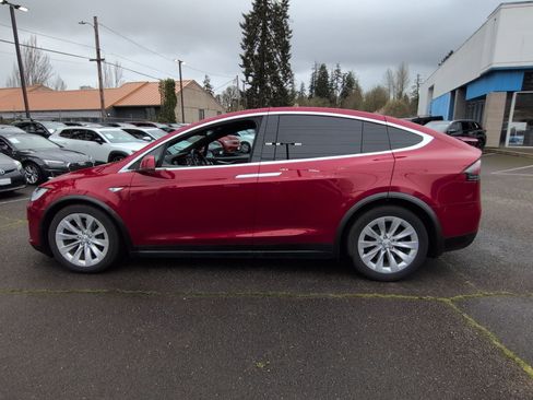 Used 2016 Tesla Model X 90D image 2