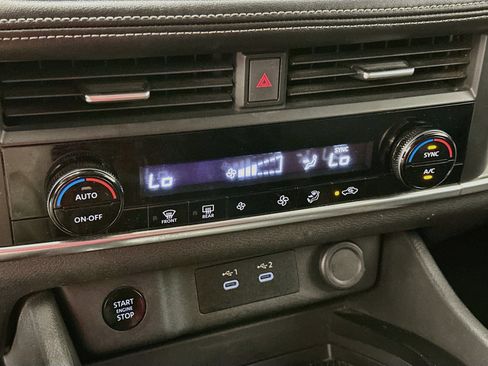 Used 2025 Nissan Rogue SV AWD/4WD image 23