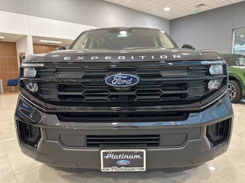 New 2025 Ford Expedition Active image 2