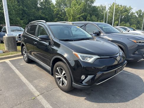 Used 2017 Toyota RAV4 XLE AWD/4WD image 40