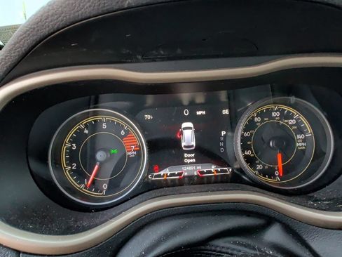 Used 2018 Jeep Cherokee Limited AWD/4WD image 7
