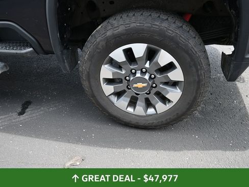 Used 2024 Chevrolet Silverado 2500 Custom w/ Custom Convenience Package image 14
