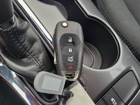 Used 2018 Chevrolet Cruze LT FWD image 29