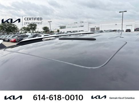 Certified 2023 Kia Carnival SX Prestige FWD image 8