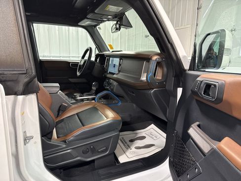 Used 2023 Ford Bronco Outer Banks AWD/4WD image 11