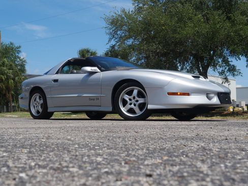 Used 1997 Pontiac Firebird Trans Am RWD image 8