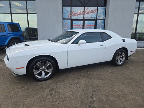 Used 2015 Dodge Challenger SXT w/ Sound Group image 4