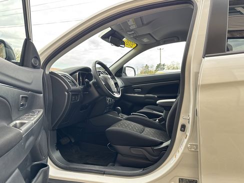 Used 2020 Mitsubishi Outlander Sport SE AWD/4WD image 9