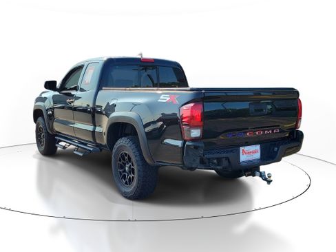 Used 2021 Toyota Tacoma SR w/ SX Package AWD/4WD image 3