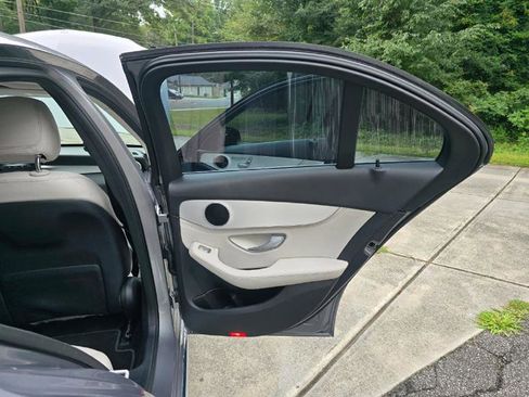 Used 2015 Mercedes-Benz C 300 Sedan image 24