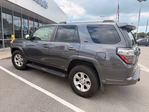 Used 2020 Toyota 4Runner SR5 RWD image 2