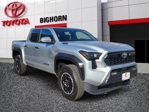 Used 2025 Toyota Tacoma TRD Off-Road w/ TRD Off Road Premium Package image 2