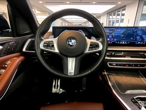 Used 2024 BMW X7 xDrive40i w/ M Sport Package image 6