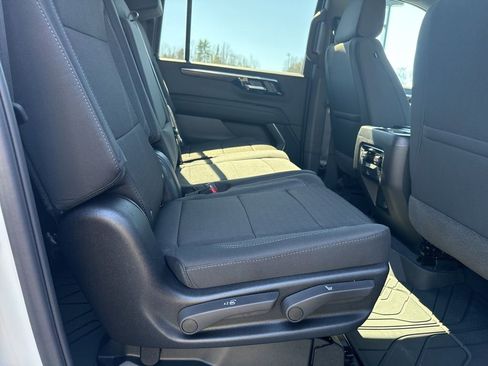 New 2026 Chevrolet Suburban LS image 33