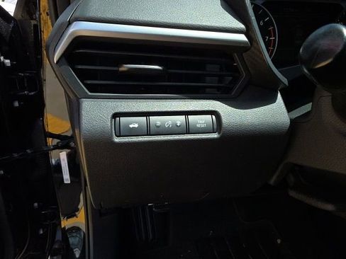 Used 2022 Nissan Altima 2.5 SR w/ Midnight Edition Package FWD image 14