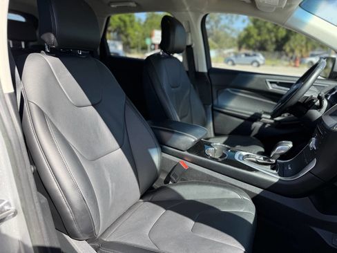 Used 2018 Ford Edge Titanium w/ Technology Package image 24