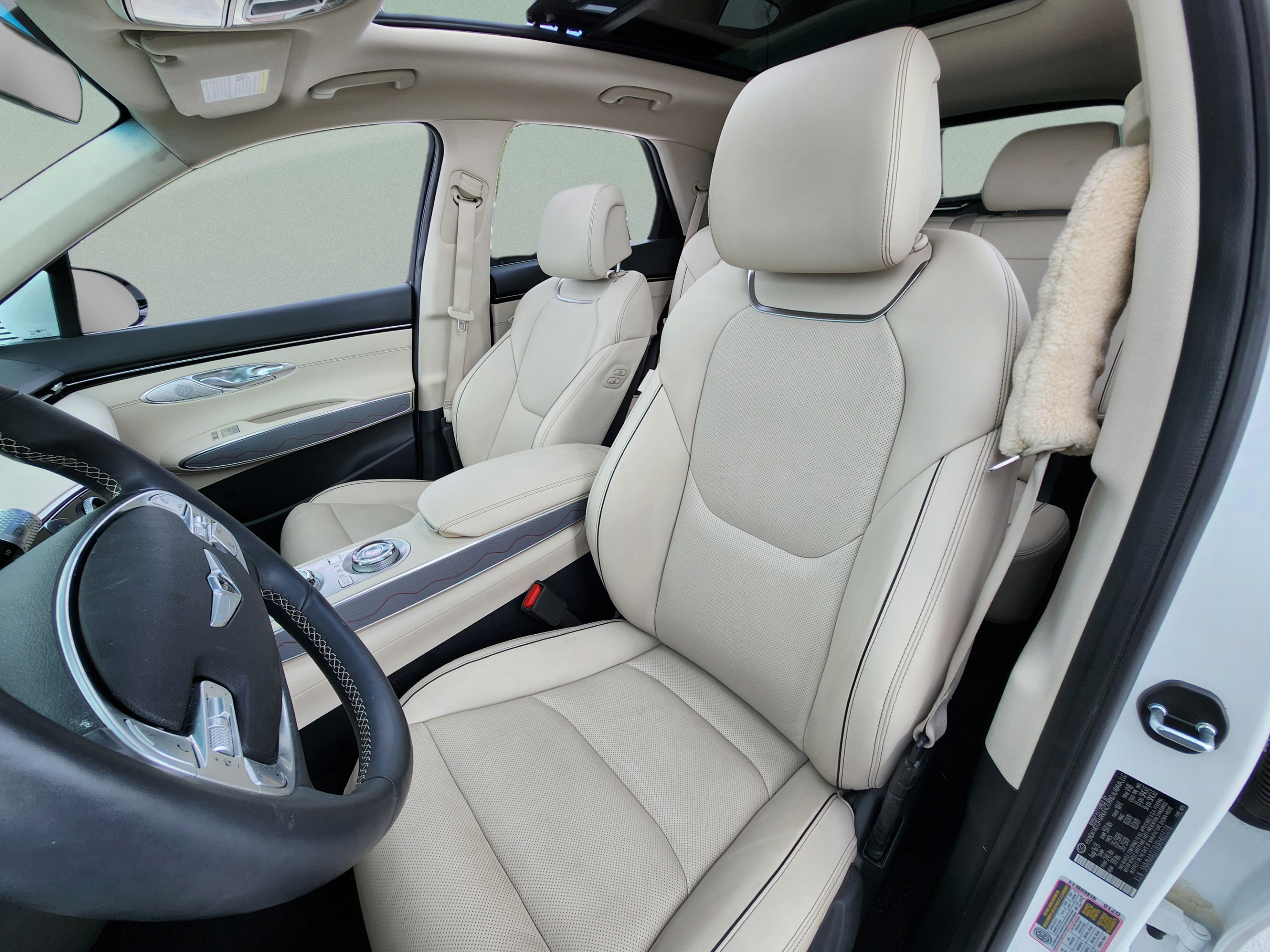 Used 2024 Genesis GV70 2.5T w/ Advanced Package AWD/4WD image 13