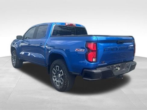 Used 2023 Chevrolet Colorado Z71 w/ Z71 Convenience Package 2 AWD/4WD image 4