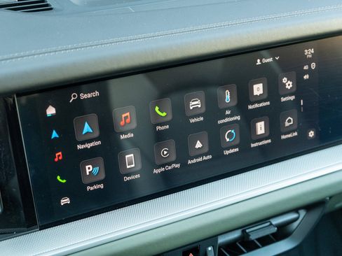 Certified 2024 Porsche Cayenne image 21