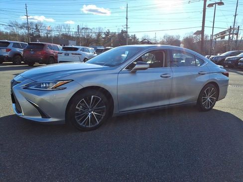 Used 2023 Lexus ES 350 w/ Premium Package image 3