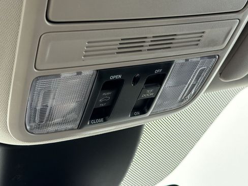 Used 2025 Honda Odyssey EX-L image 29