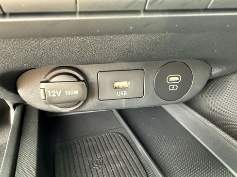 New 2025 Hyundai Elantra Sport image 11