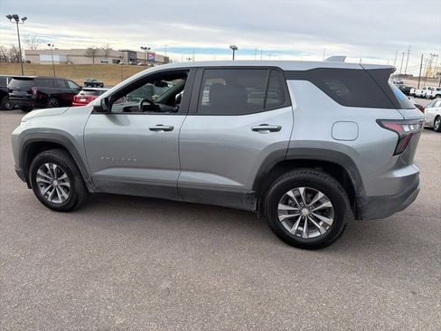 Used 2025 Chevrolet Equinox LT image 30