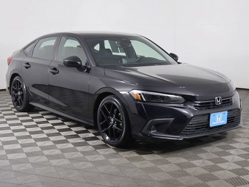 Used 2024 Honda Civic Sport image 2