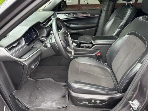 Used 2022 Jeep Grand Cherokee L Laredo AWD/4WD image 13