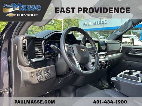 Used 2023 Chevrolet Silverado 1500 LT AWD/4WD image 16