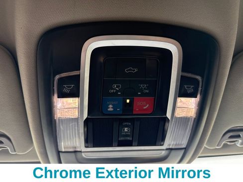 Used 2024 RAM 3500 Laramie image 24