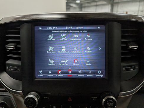 Used 2019 RAM 1500 Laramie image 27