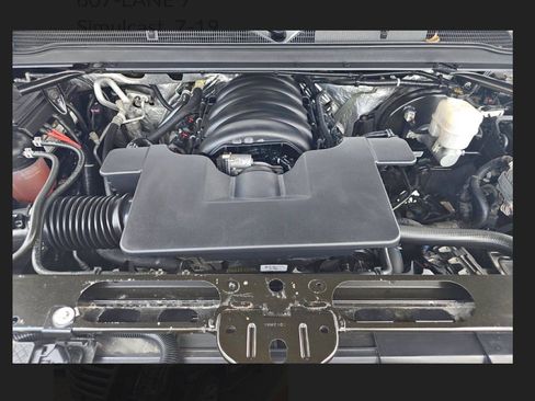 Used 2017 Cadillac Escalade Luxury AWD/4WD image 6