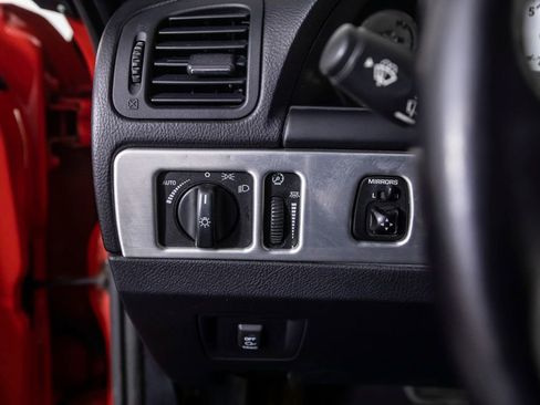 Used 2003 Ford Thunderbird image 29