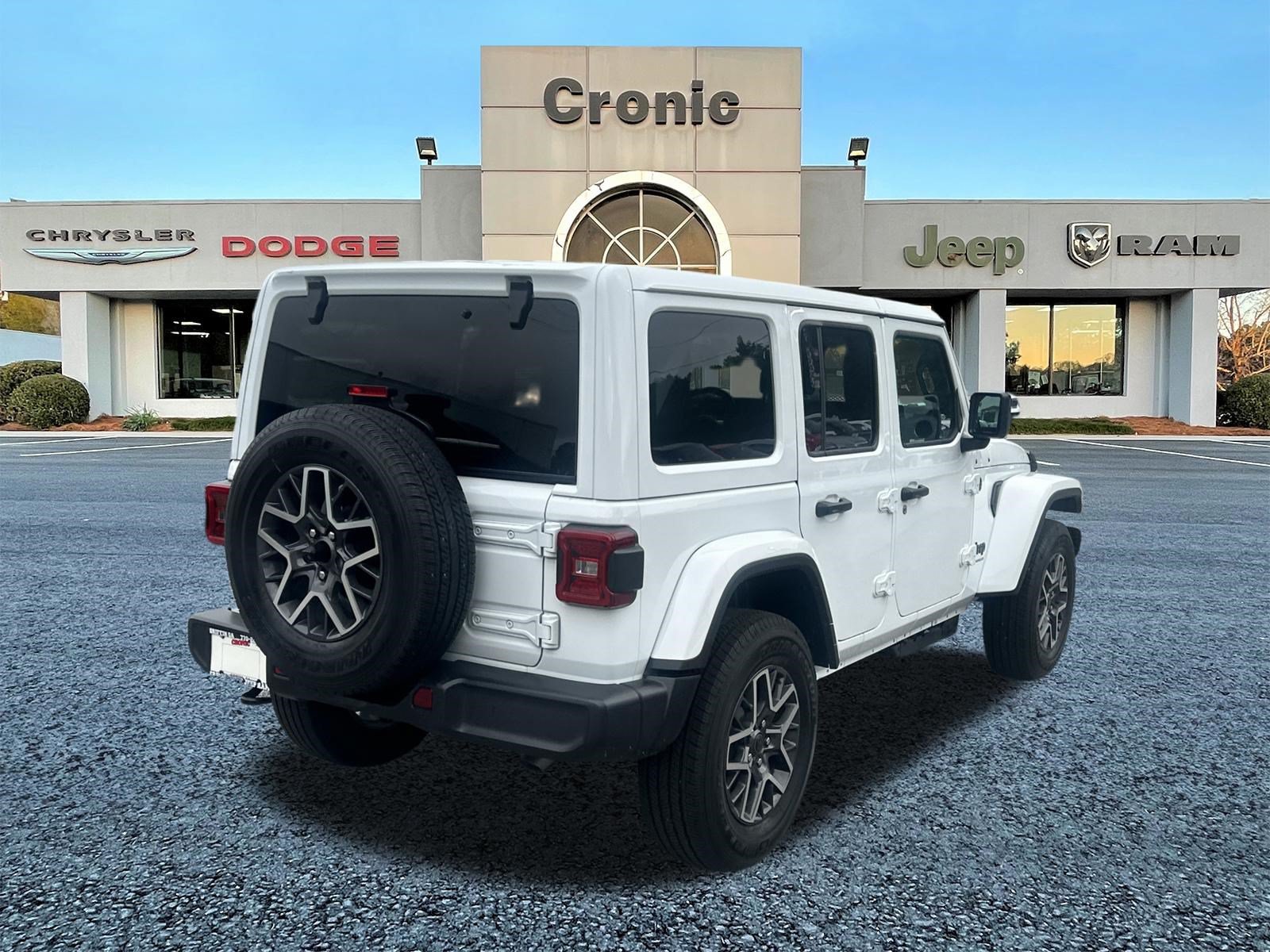 Used 2026 Jeep Wrangler Unlimited Sahara AWD/4WD image 3