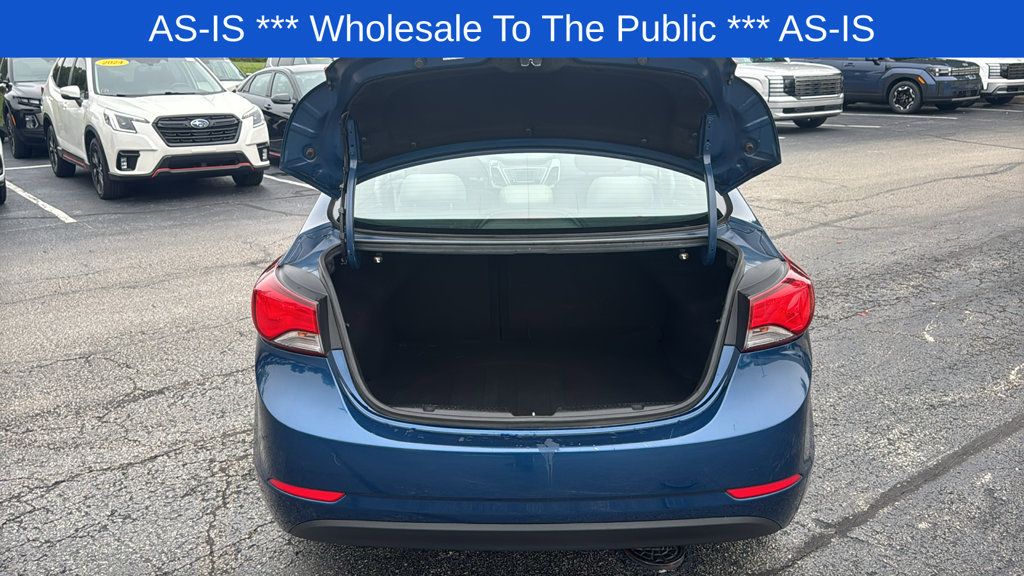 Used 2014 Hyundai Elantra SE w/ Option Group 02 FWD image 9