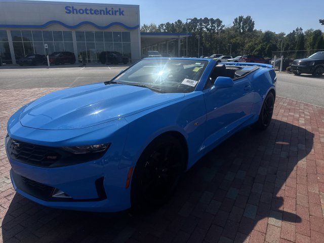Used 2023 Chevrolet Camaro LT w/ RS Package RWD image 5