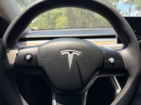 Used 2021 Tesla Model Y 2WD image 23
