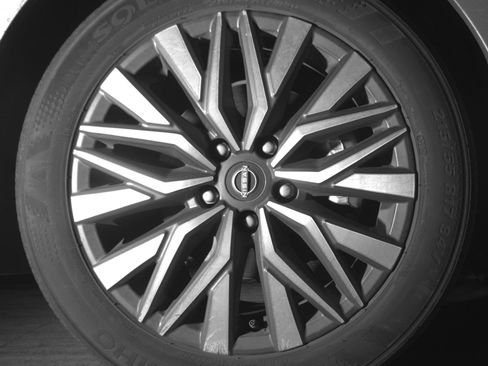 Used 2024 Nissan Altima 2.5 SV FWD image 13