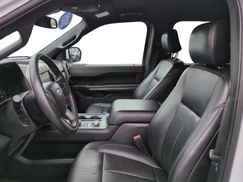 Used 2020 Ford Expedition XLT w/ Equipment Group 202A AWD/4WD image 14