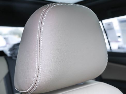 Used 2025 Volkswagen Atlas Cross Sport SE image 36