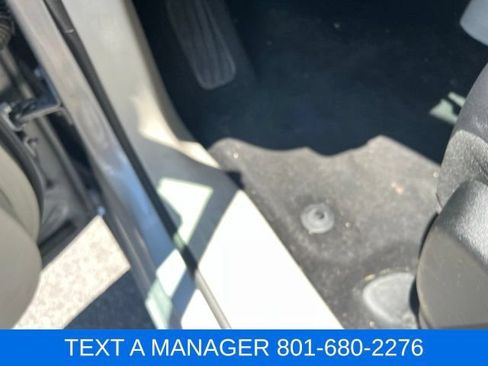 Used 2018 Chrysler Pacifica Touring-L FWD image 22