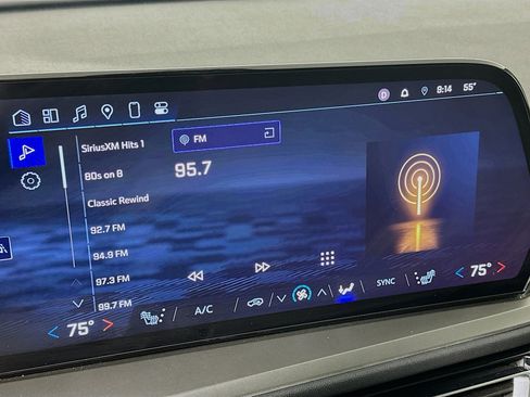 Used 2025 Chevrolet Traverse LT image 21