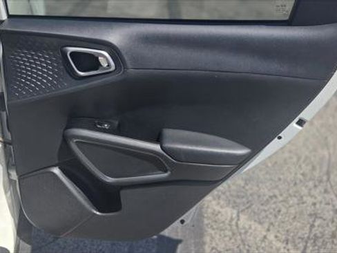 Used 2021 Kia Soul S image 19