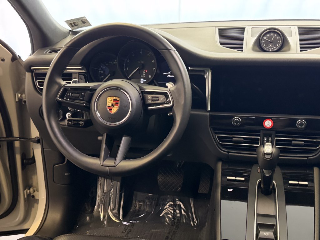 Certified 2026 Porsche Macan AWD/4WD image 20