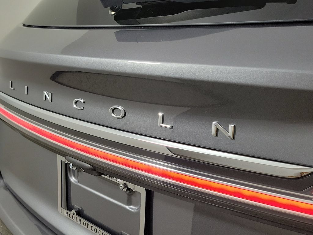 Certified 2022 Lincoln Nautilus Reserve AWD/4WD image 6