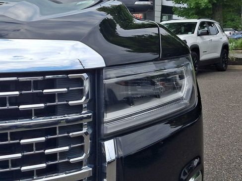 Used 2023 GMC Acadia Denali w/ Black Diamond Edition AWD/4WD image 11
