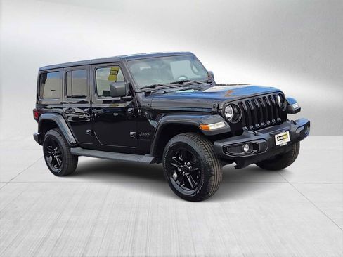 Used 2021 Jeep Wrangler Unlimited Sahara image 2